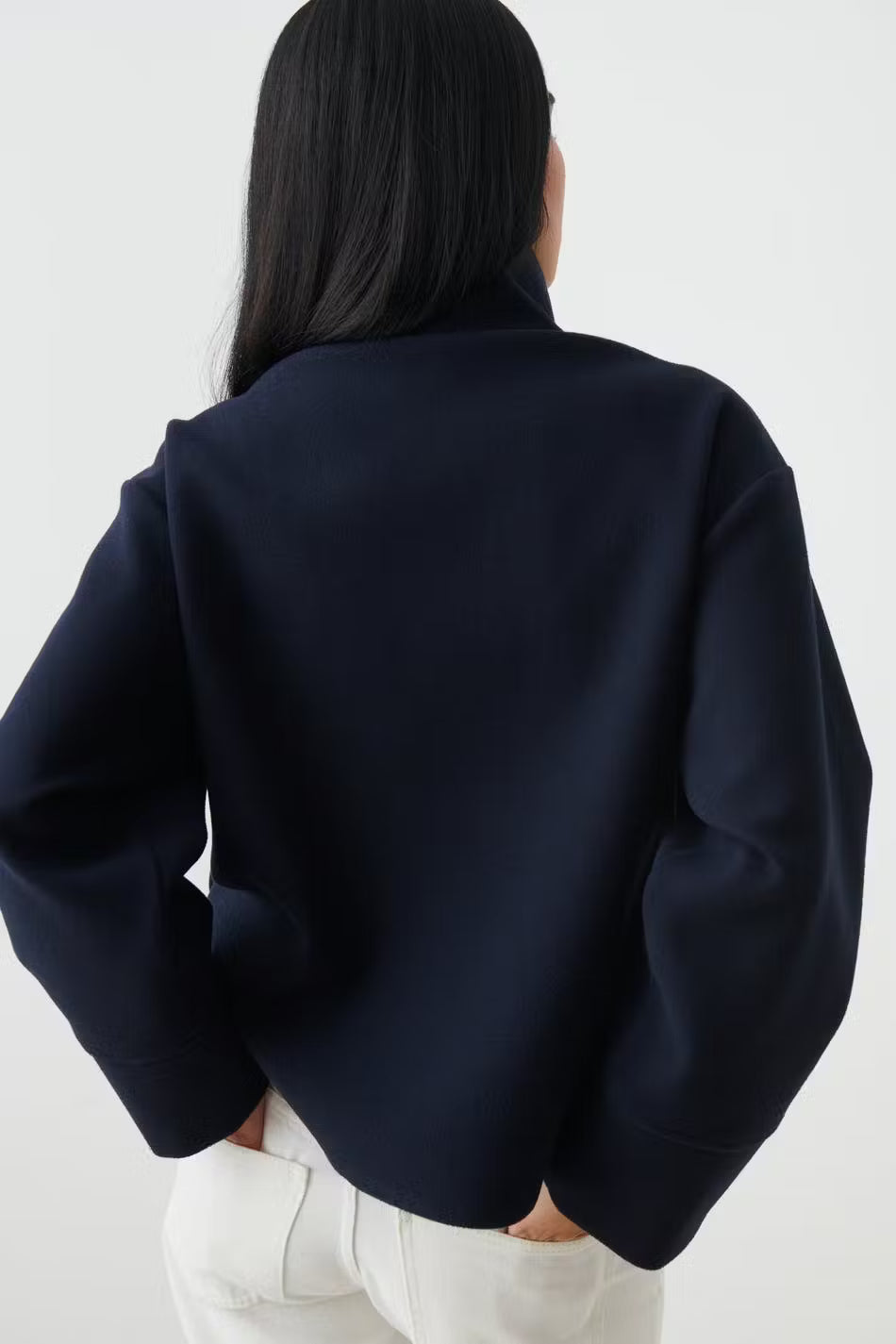 Women's Short Fall Jacket with Elegant Collar and Button Closure