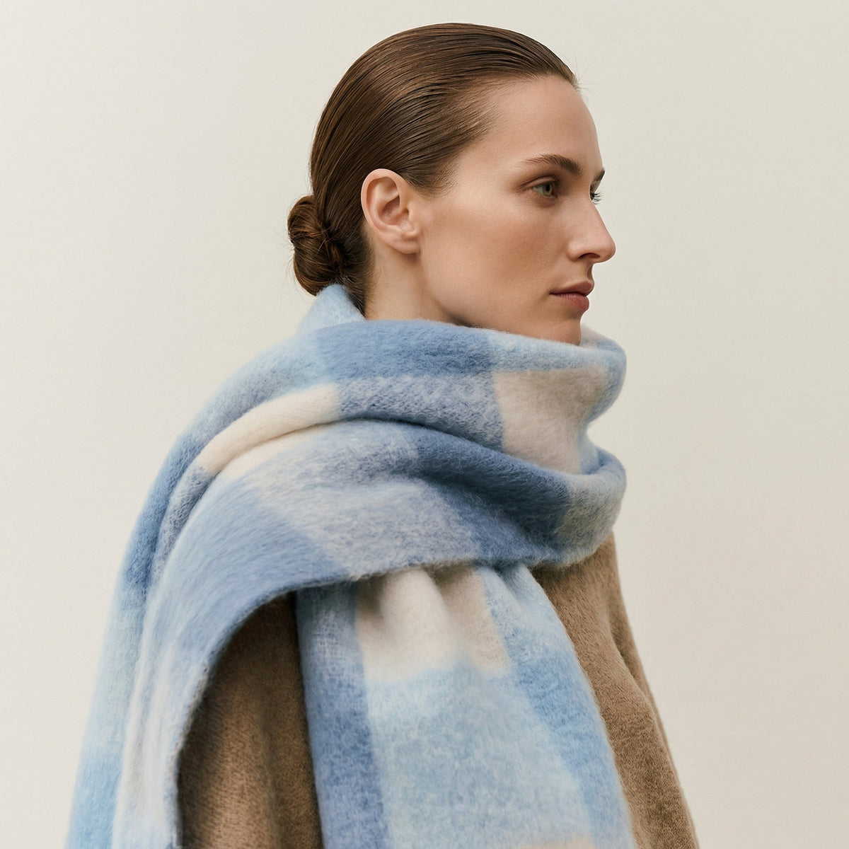 Women's Oversized Winter Scarf with Gradient Color and Fringe