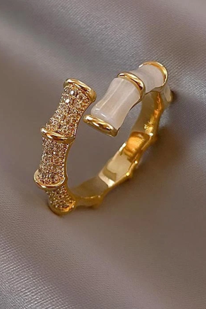 Ladies' Ring with Natural Opal and Textured Band in Gold - View 2.0 | Roselva