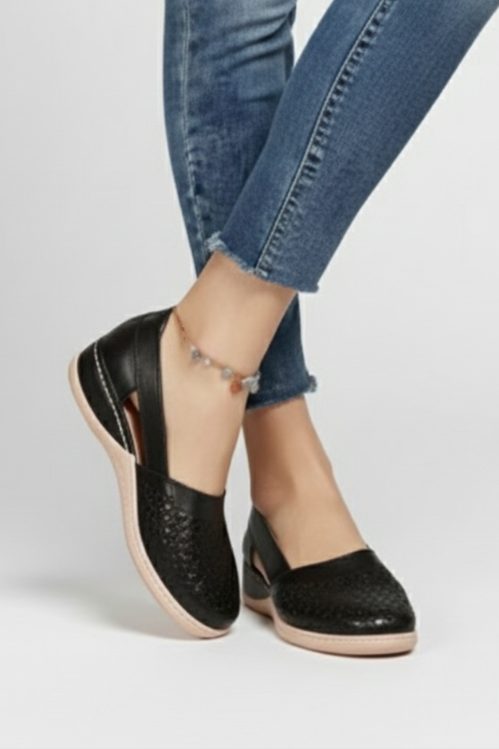 Women's Everyday Shoes with Cut-Outs and Sturdy Sole in Black - View 2.0 | Roselva