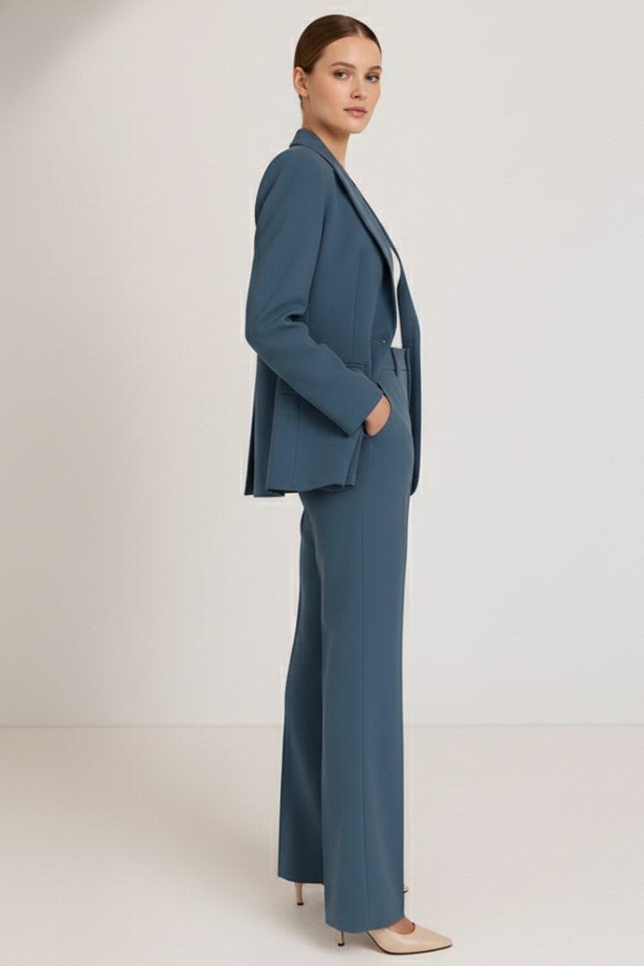 Women's Suit with Tailored Fit and Two-Piece Design in Blue - View 4.0 | Roselva