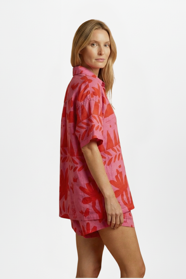 Women's Two-Piece Set with Printed Shirt and Shorts in Pink - View 4.0 | Roselva