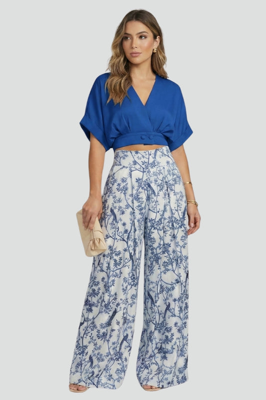 Women's Two-Piece Set with V-Neck Top and Wide Leg Trousers in Black - View 5.0 | Roselva
