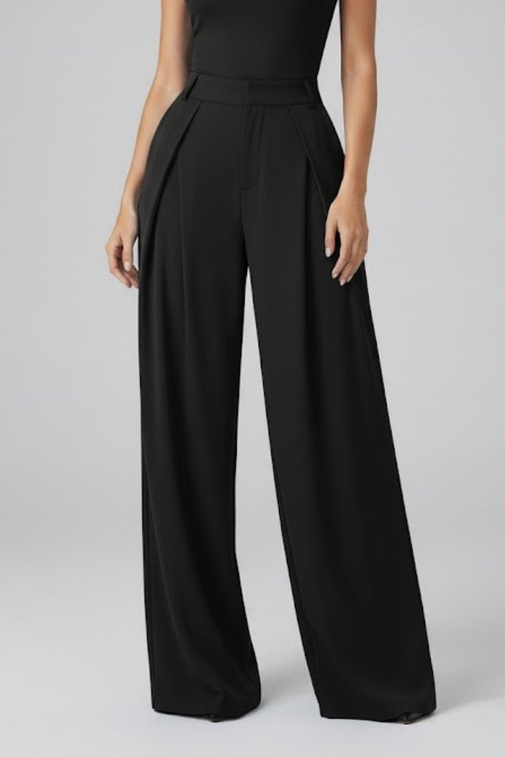 Women's Trousers with Pleated Waist and High Rise in Black - View 2.0 | Roselva