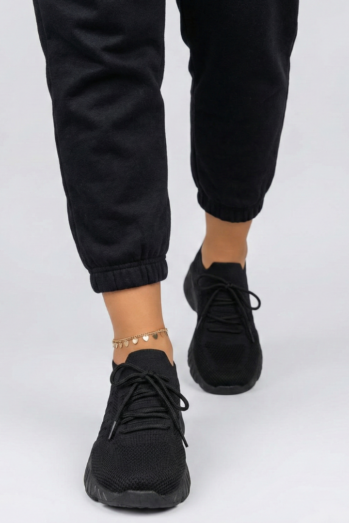 Women's Sports Shoes with Laces and Textured Sole in Black - View 2.0 | Roselva
