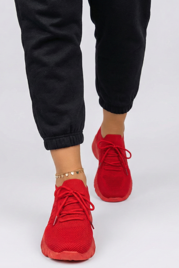 Women's Sports Shoes with Laces and Textured Sole in Black - View 8.0 | Roselva
