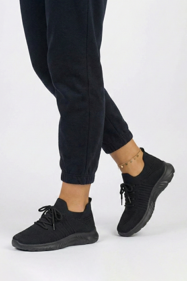 Women's Sports Shoes with Laces and Textured Sole in Black - View 3.0 | Roselva