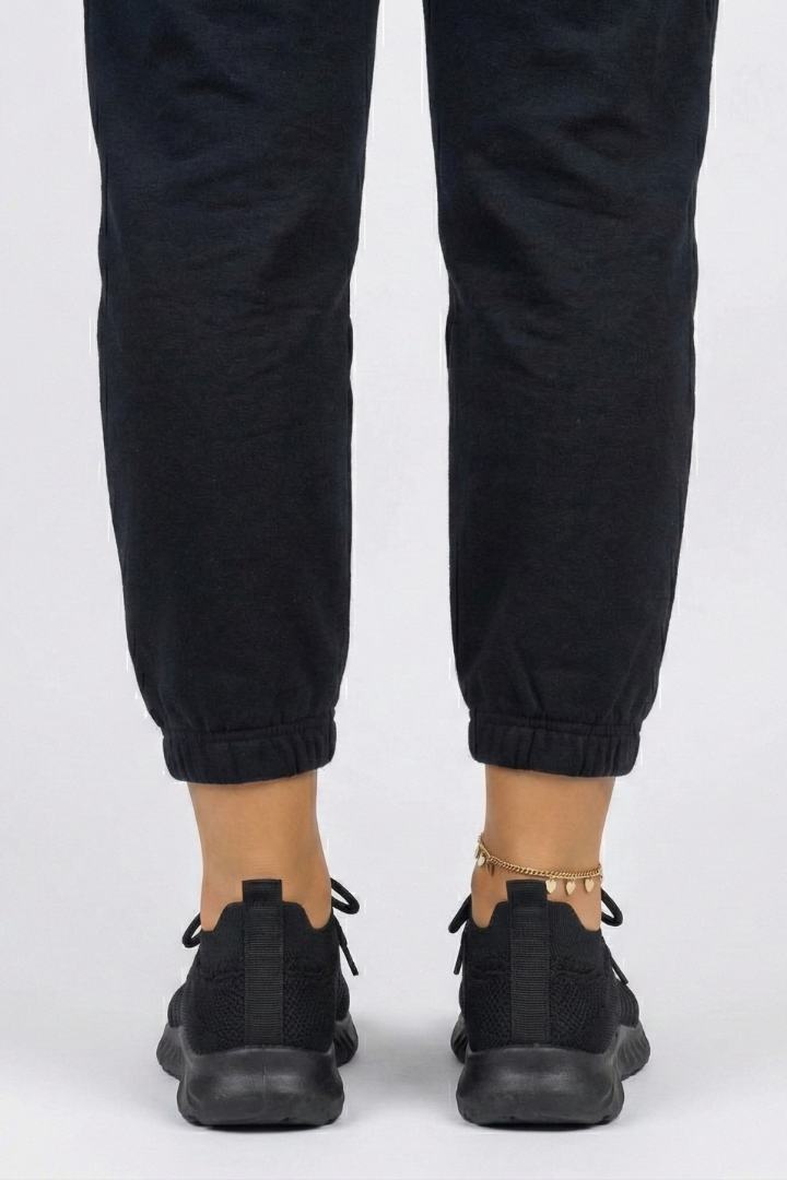 Women's Sports Shoes with Laces and Textured Sole in Black - View 5.0 | Roselva