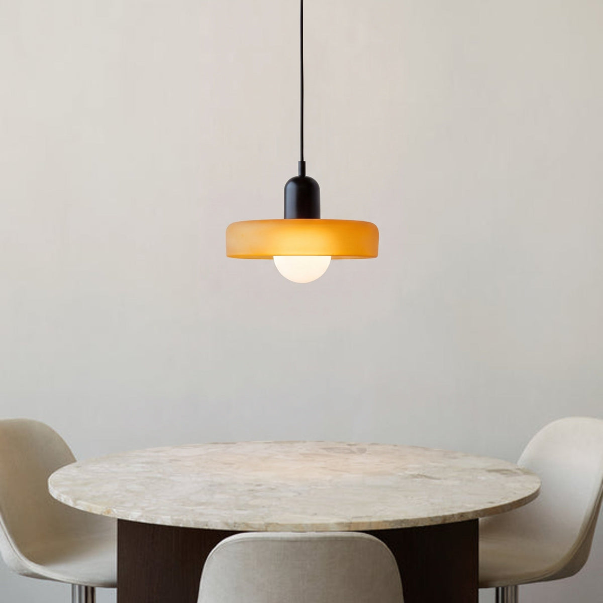 Bauhaus hanglamp van gekleurd glas