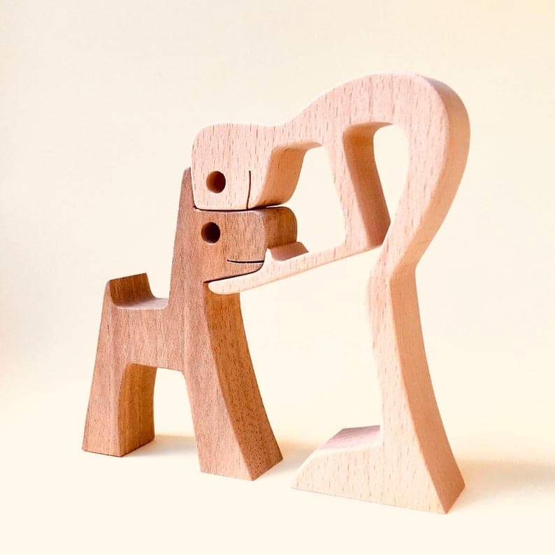 Træskulptur af person med hund, minimalistisk boligdekoration - - house & garden - {{ product_tags }