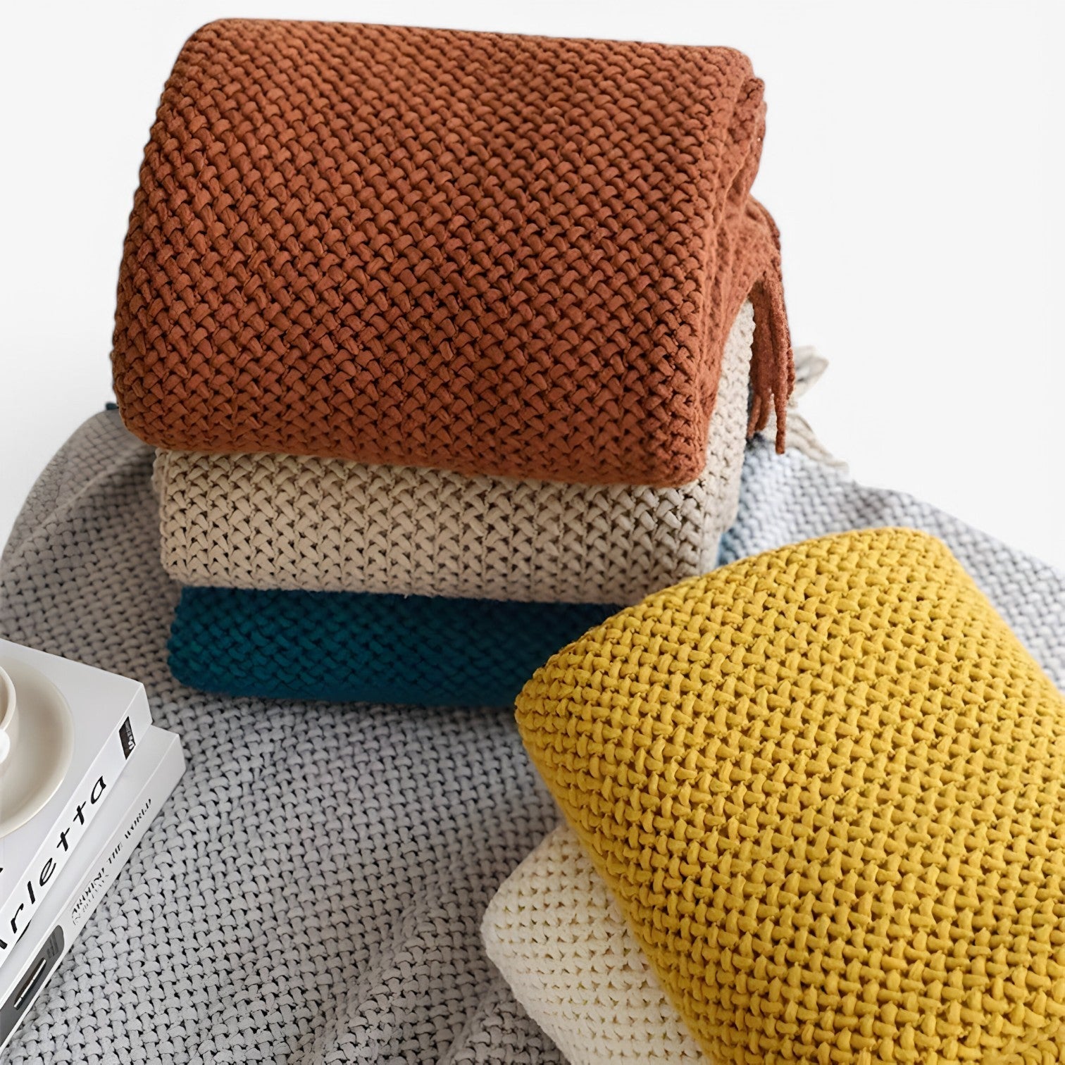 Chiara | Hyggeligt strikket plaid - blød, varm og stilfuld med frynser - - house & garden - {{ product_tags }
