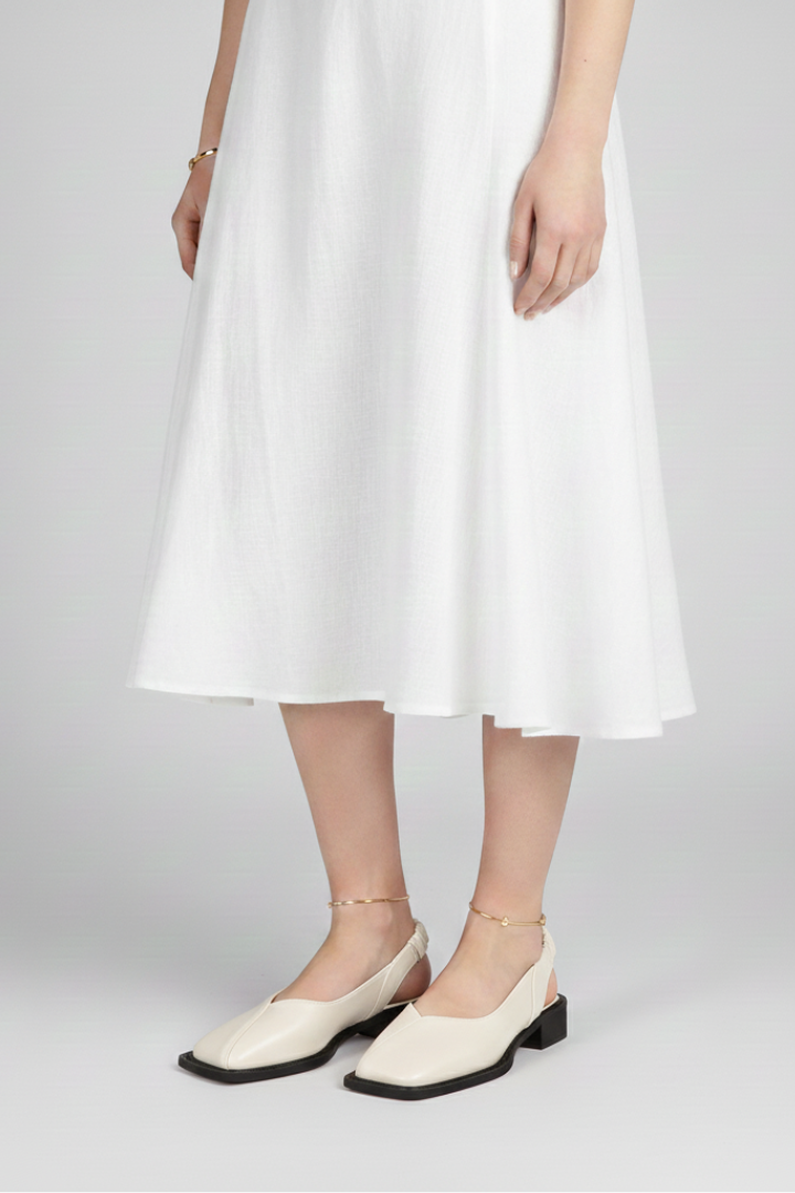 Women's Block Heeled Sandals with Square Toe in beige - View 2.0 | Roselva