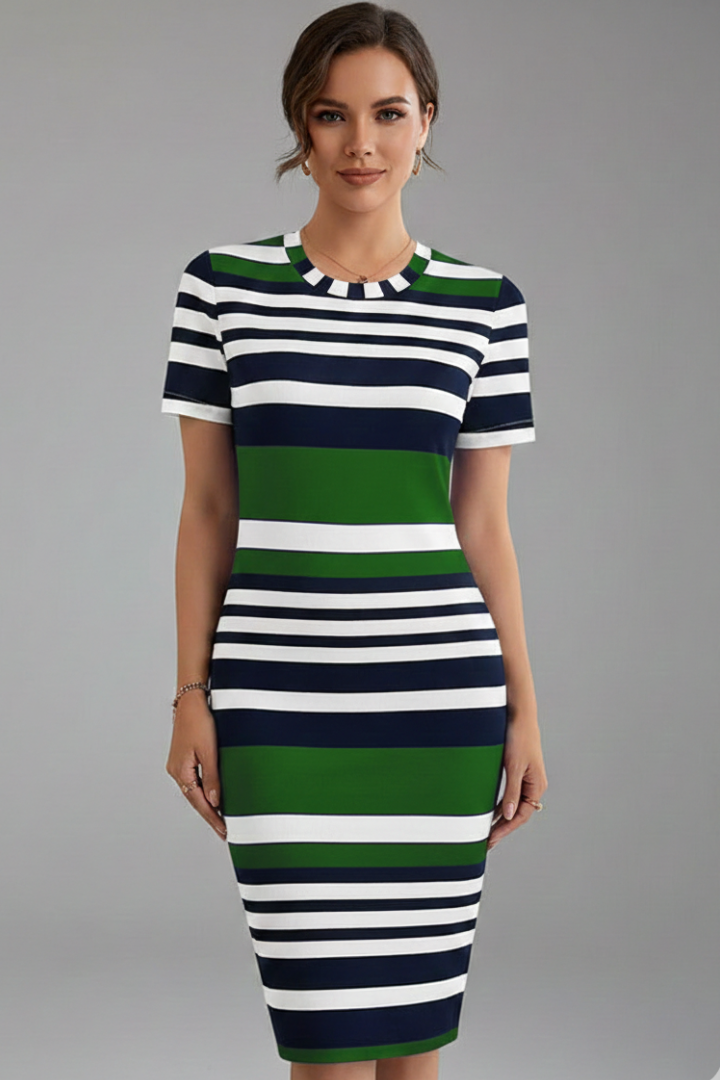 Women's Knee-Length Dress with Short Sleeves in Red - View 7.0 | Roselva