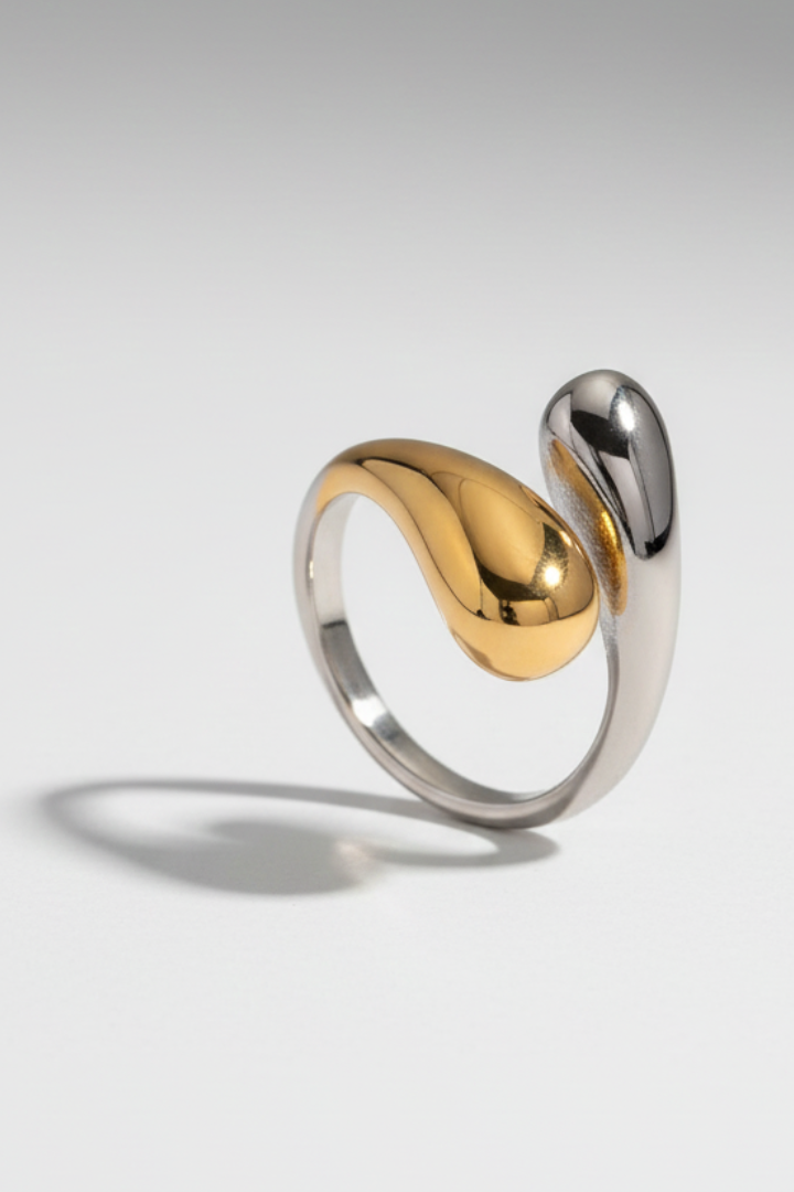 Women's Ring with Open Design and Two-Tone Drop Motif in Gold | Roselva