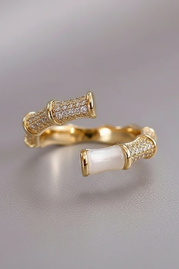 Ladies' Ring with Natural Opal and Textured Band in Gold | Roselva