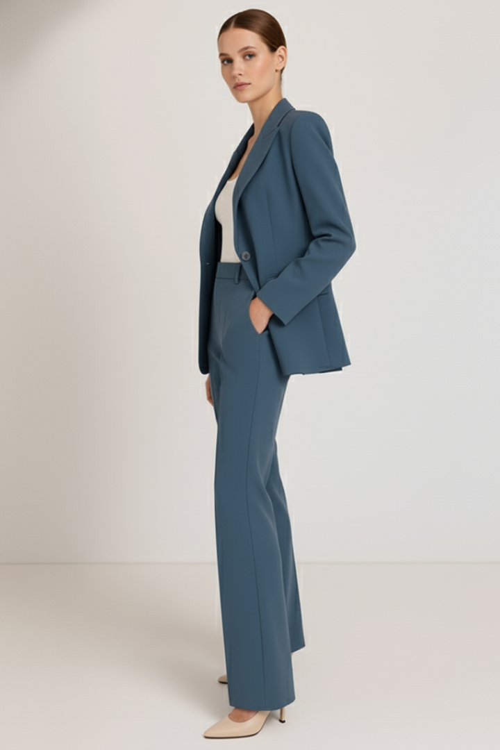 Women's Suit with Tailored Fit and Two-Piece Design in Blue - View 5.0 | Roselva