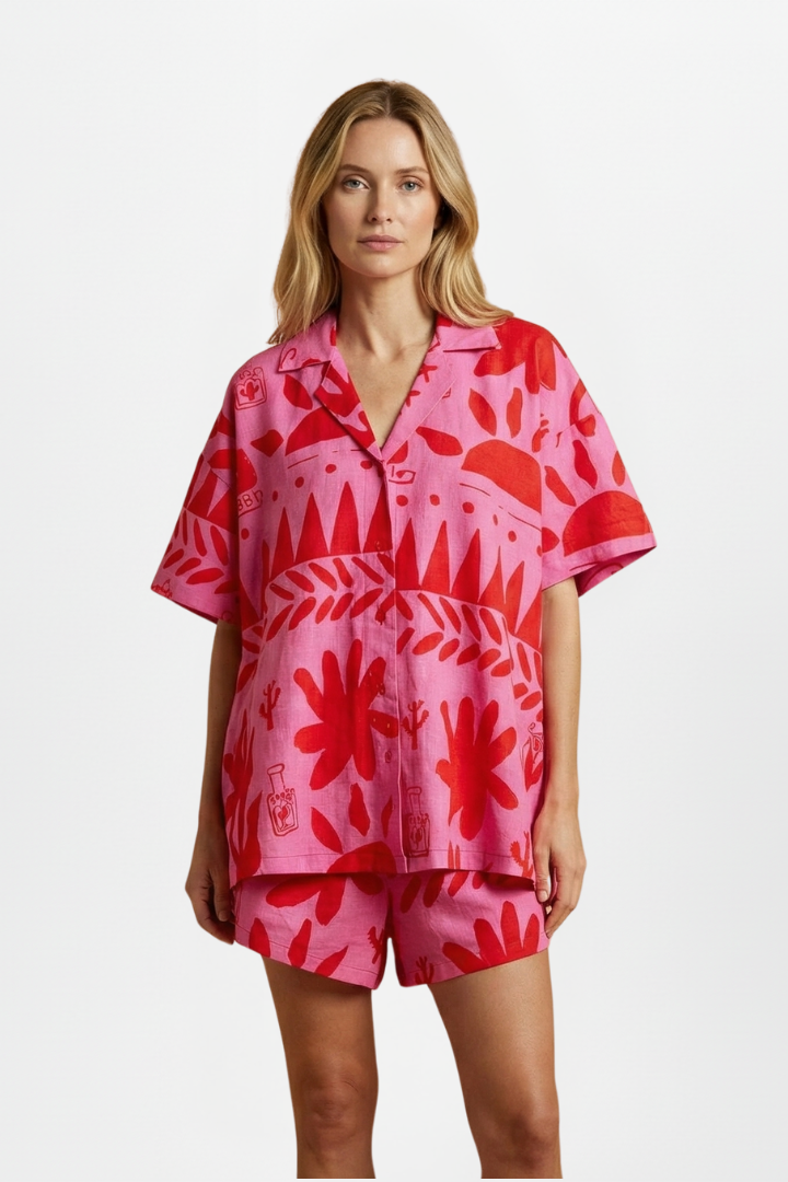 Women's Two-Piece Set with Printed Shirt and Shorts in Pink - View 2.0 | Roselva
