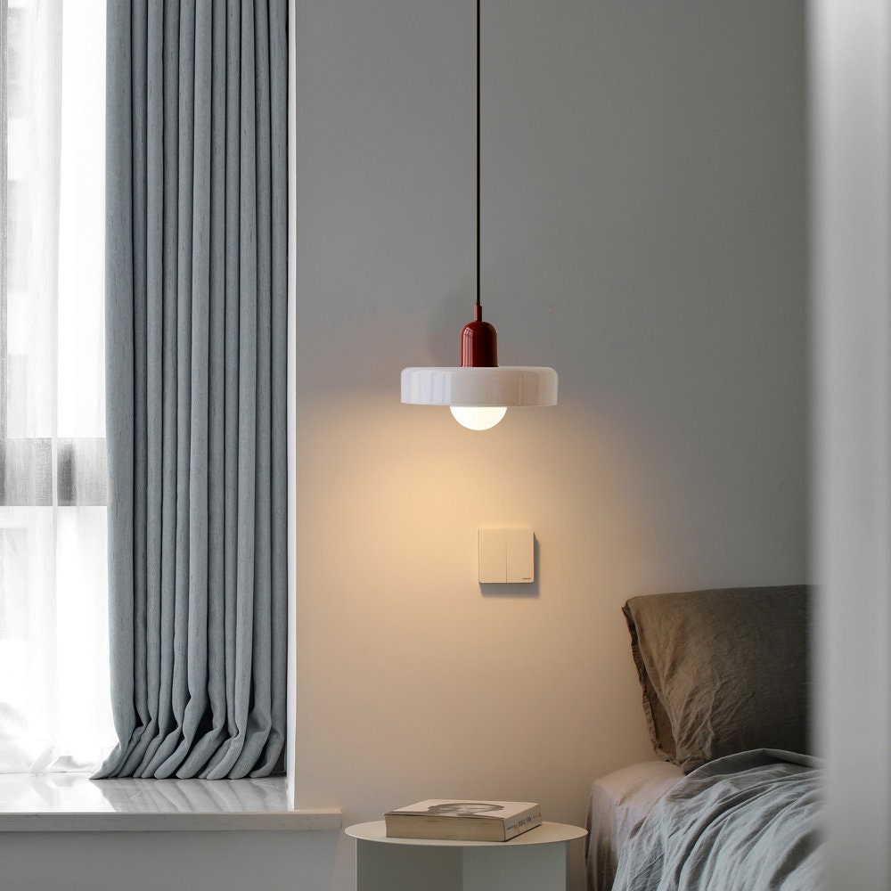 Bauhaus hanglamp van gekleurd glas
